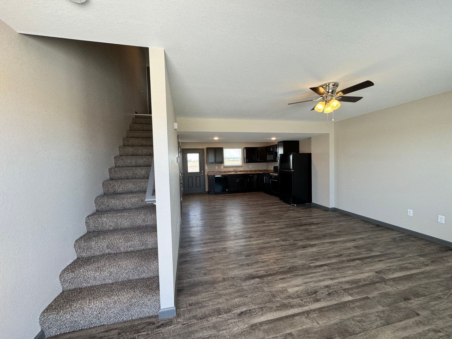 Montgomery City Apartment: 2 Longview Circle