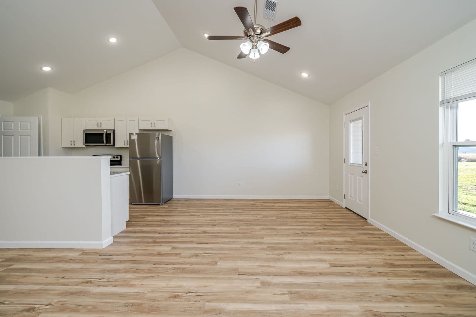 Farmington Apartment: 100 Roper Loop