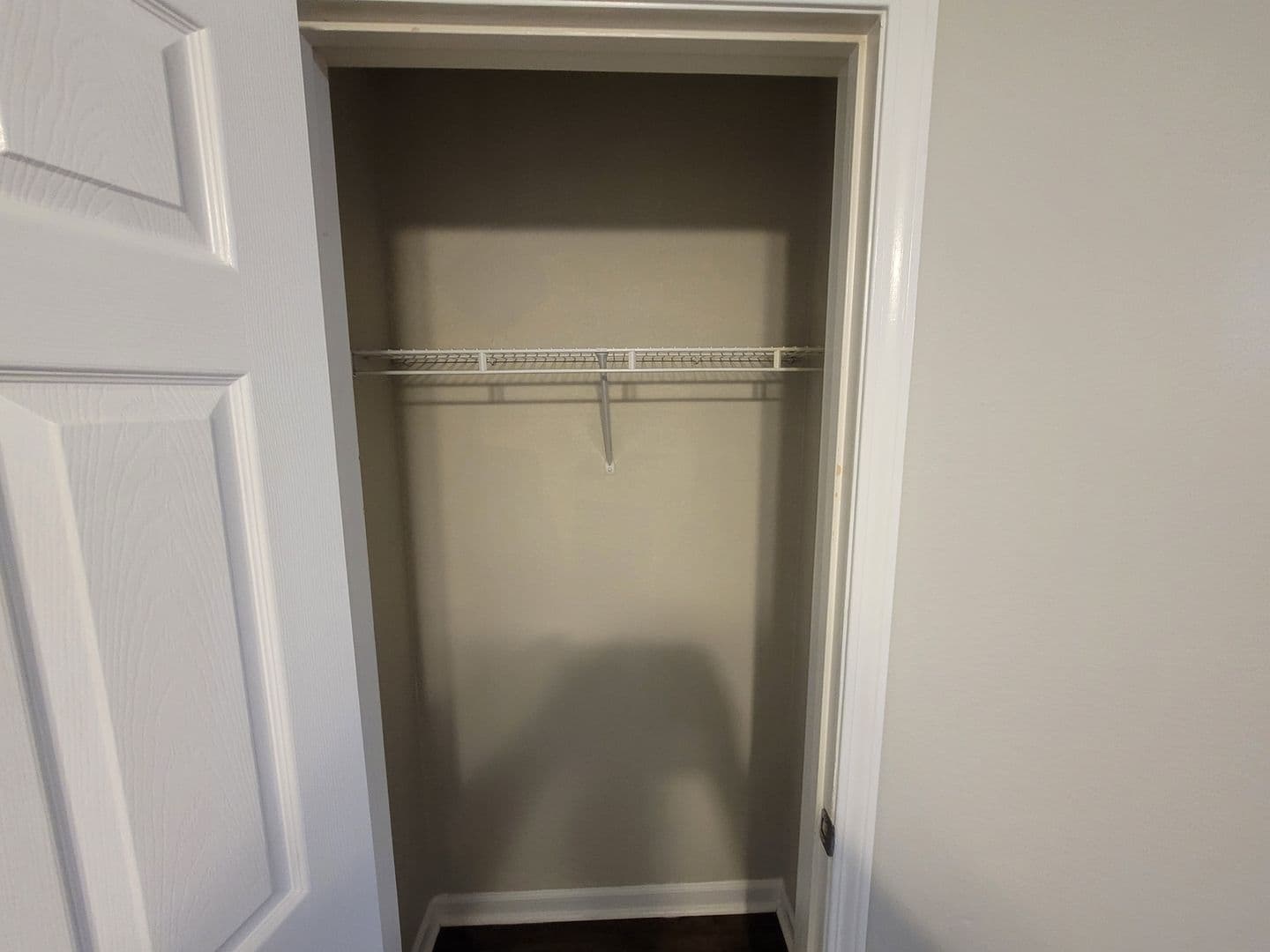 Warrenton Apartment: 1044 Hawthorne Village Drive
