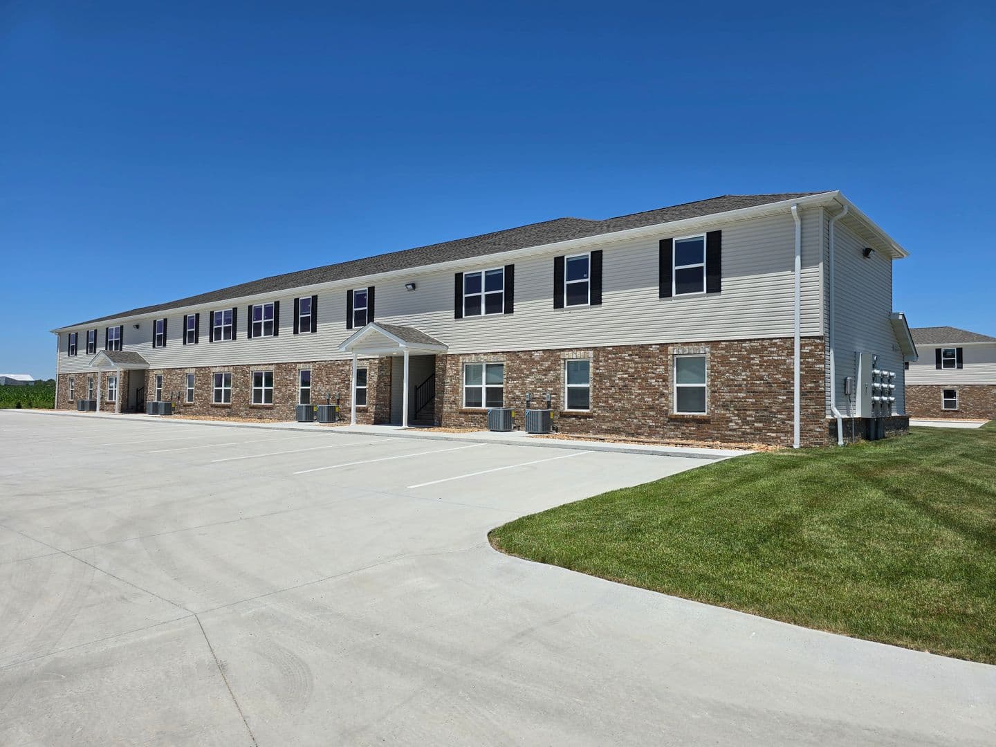Montgomery City Apartment: 2 Longview Circle