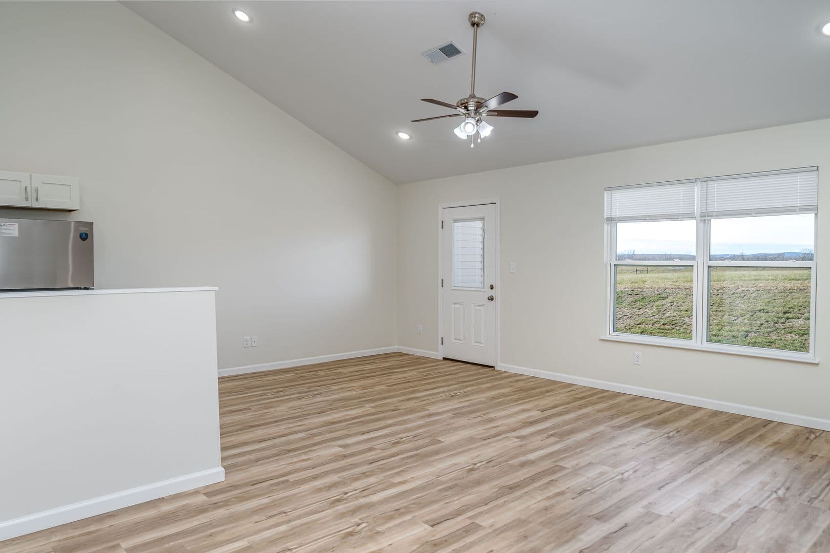 Farmington Apartment: 100 Roper Loop