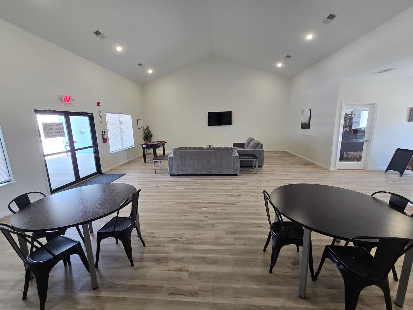 Farmington Apartment: 100 Roper Loop