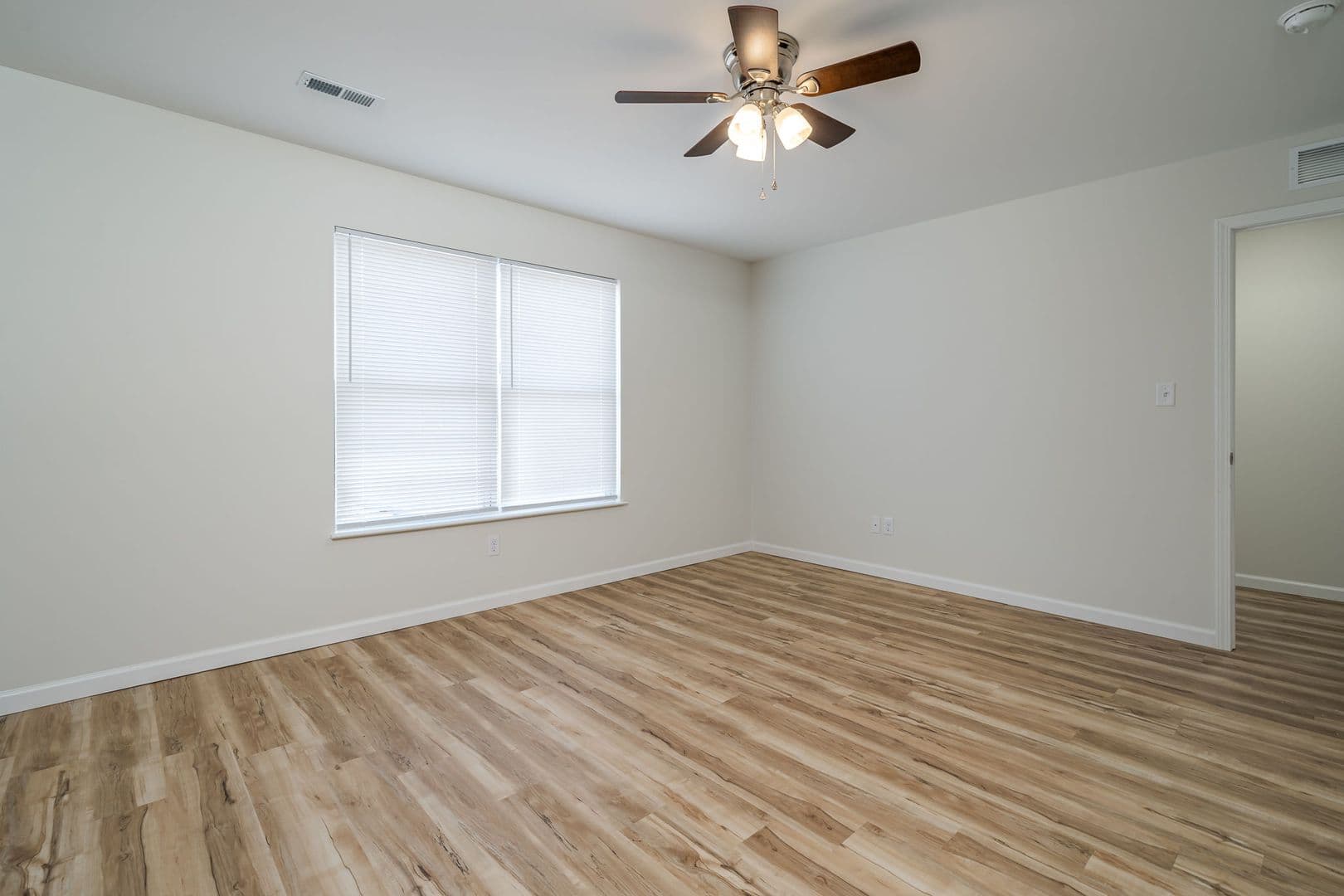 Farmington Apartment: 100 Roper Loop