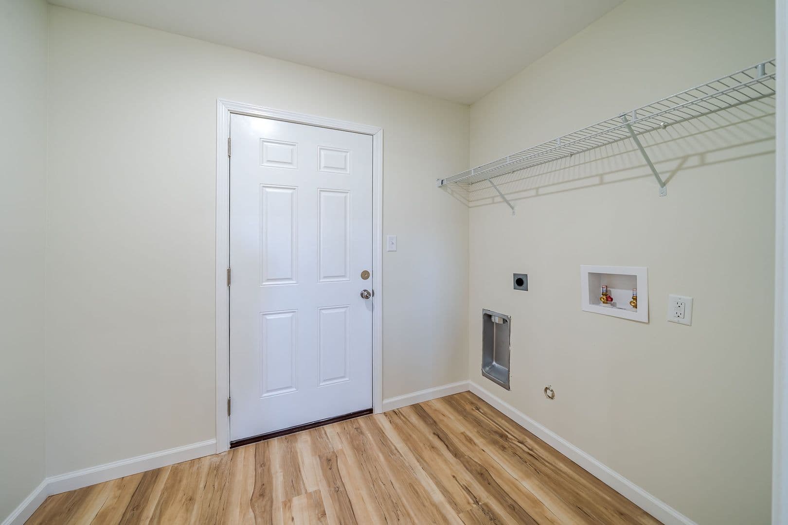 Farmington Apartment: 100 Roper Loop