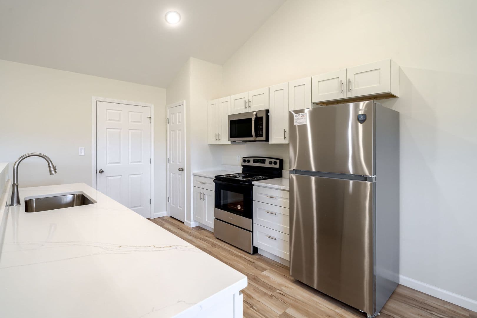 Farmington Apartment: 100 Roper Loop