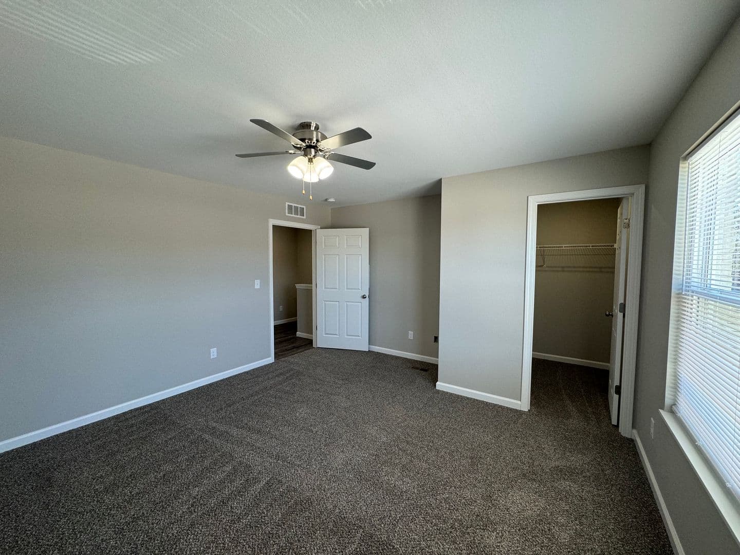 Warrenton Apartment: 16901 Cattail Bottoms Drive