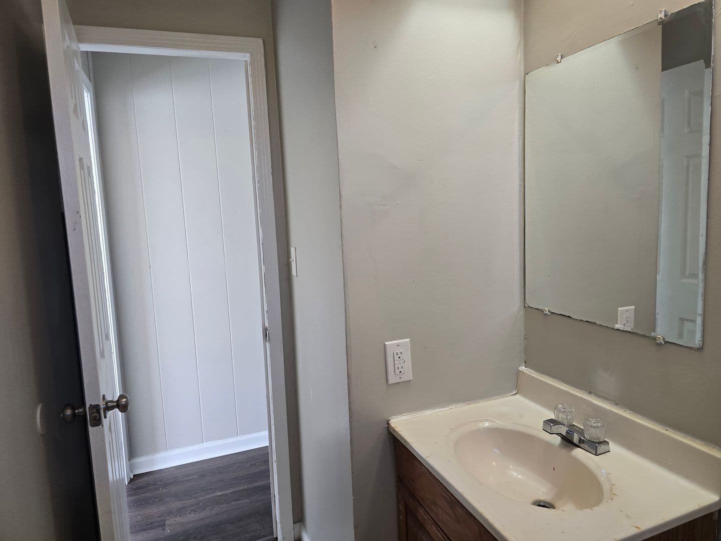 Warrenton Apartment: 1194 Juniper Drive