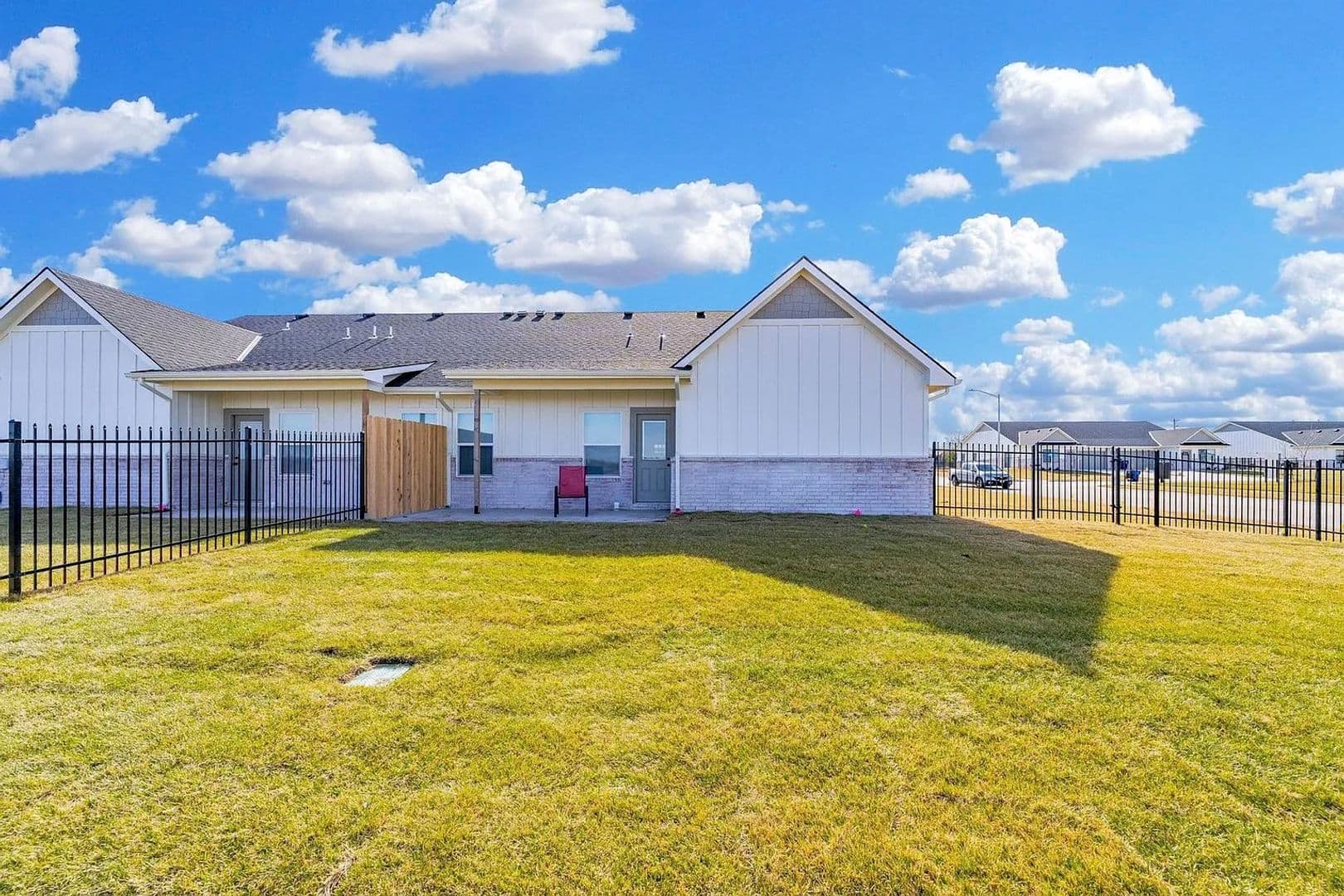 Goddard Townhome: 2141 E Elk Ridge Ave