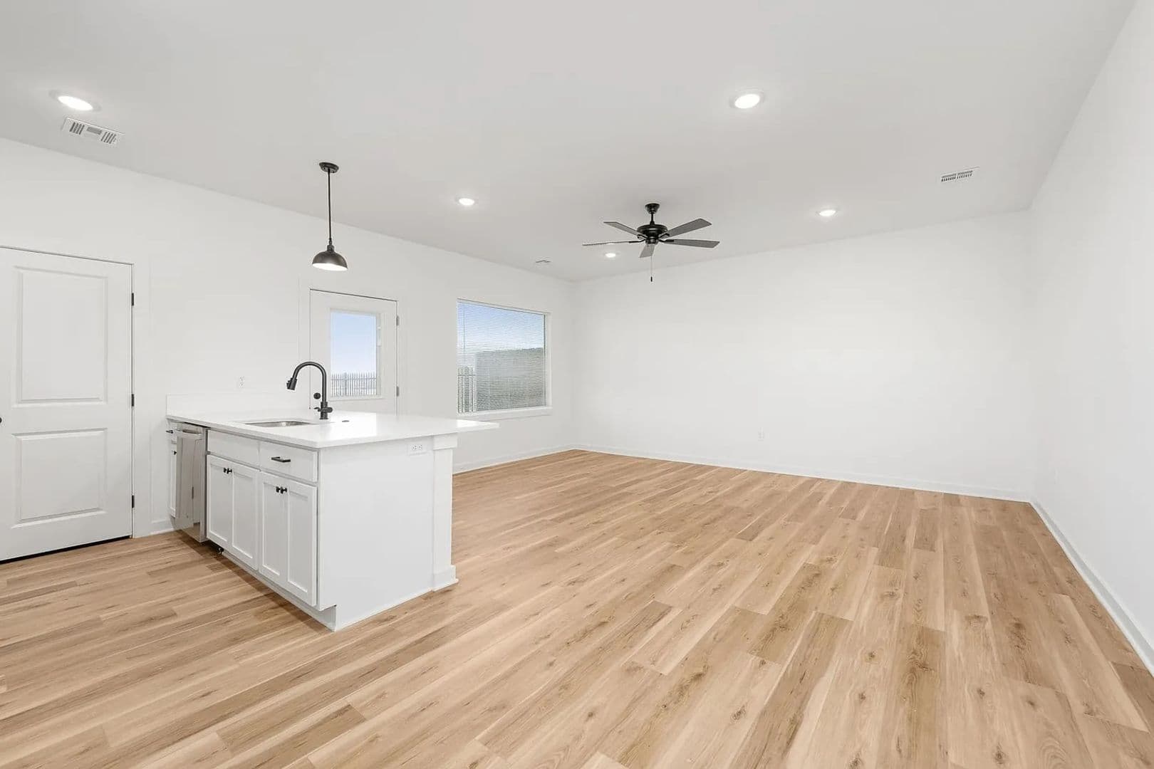 Goddard Townhome: 2157 E Elk Ridge Ave