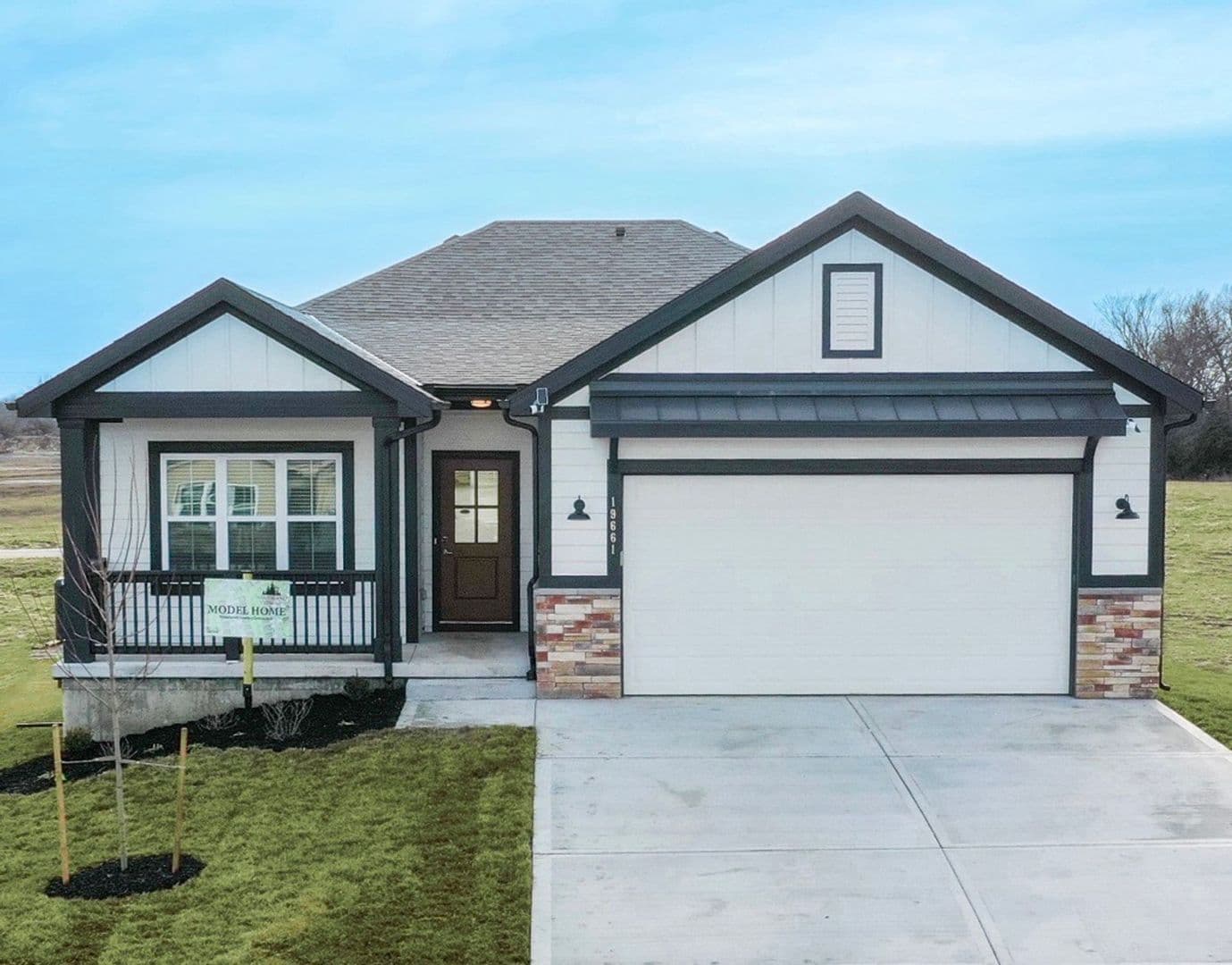 Spring Hill House: 19661 200th St