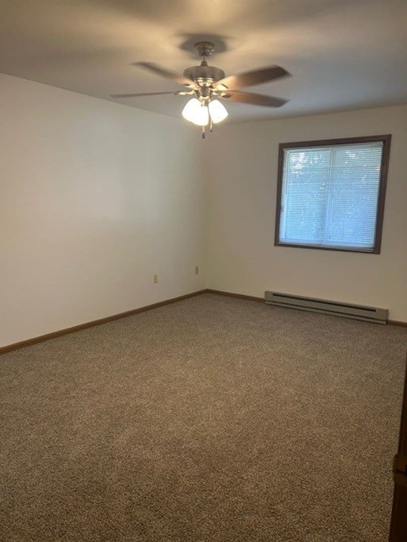 Kenosha Apartment: 1406-1410 91st Street & 9022-9026 Sheridan Road
