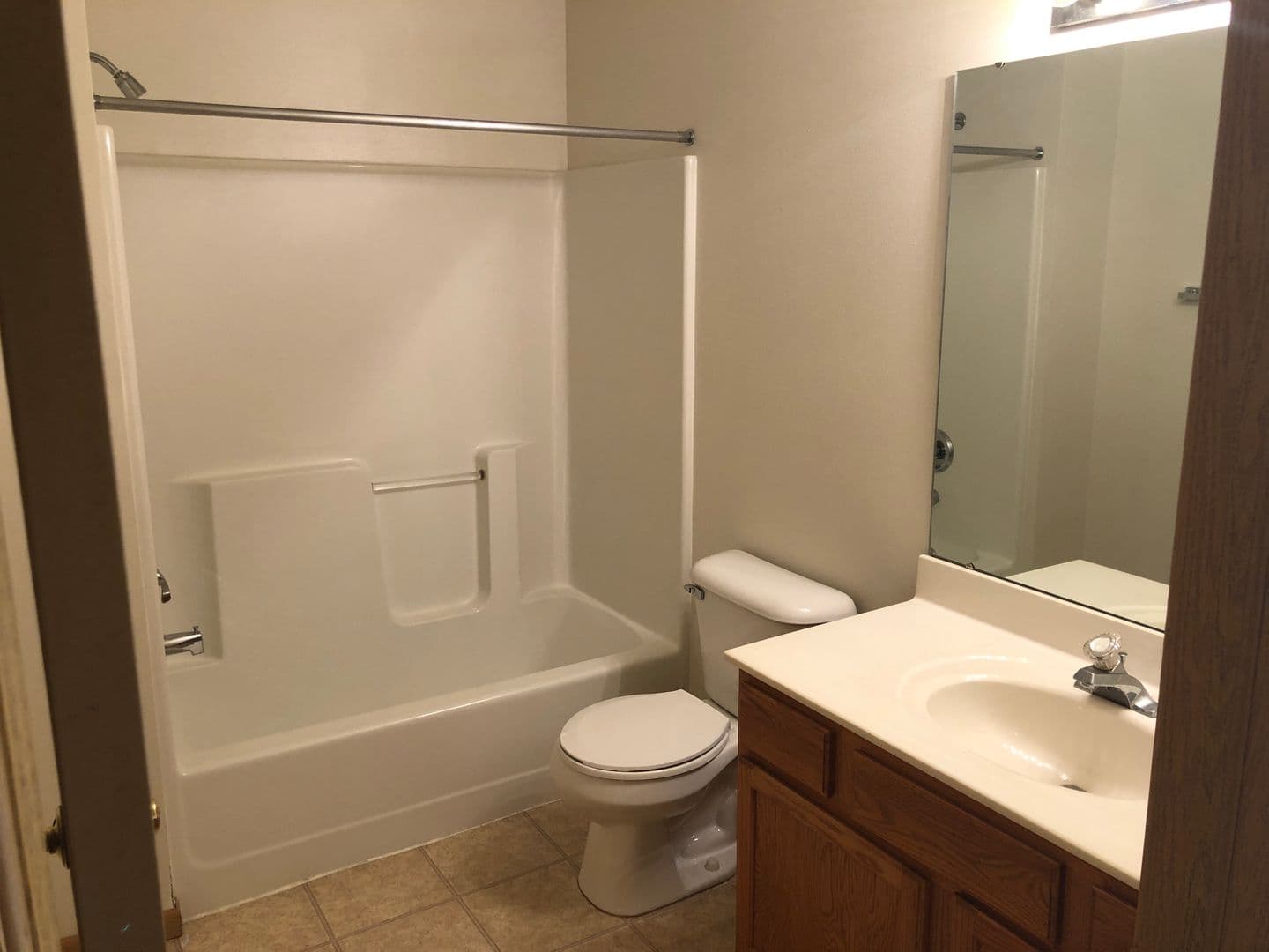 Kenosha Apartment: 3901 45th St & 4508 39th Ave