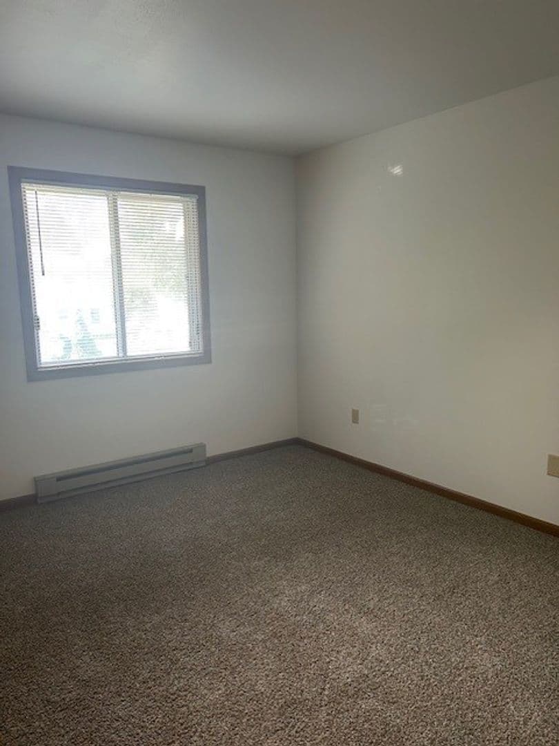 Kenosha Apartment: 1406-1410 91st Street & 9022-9026 Sheridan Road