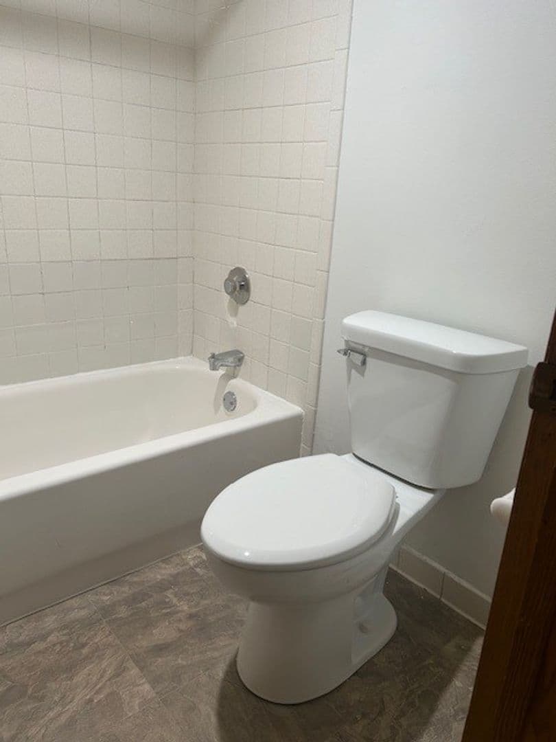 Kenosha Apartment: 1643-1719 15th Avenue