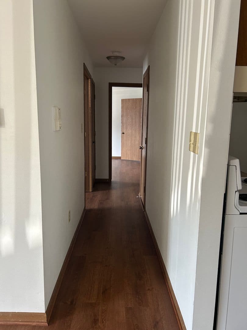 Kenosha Apartment: 1406-1410 91st Street & 9022-9026 Sheridan Road