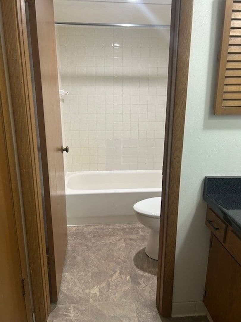 Kenosha Apartment: 1643-1719 15th Avenue