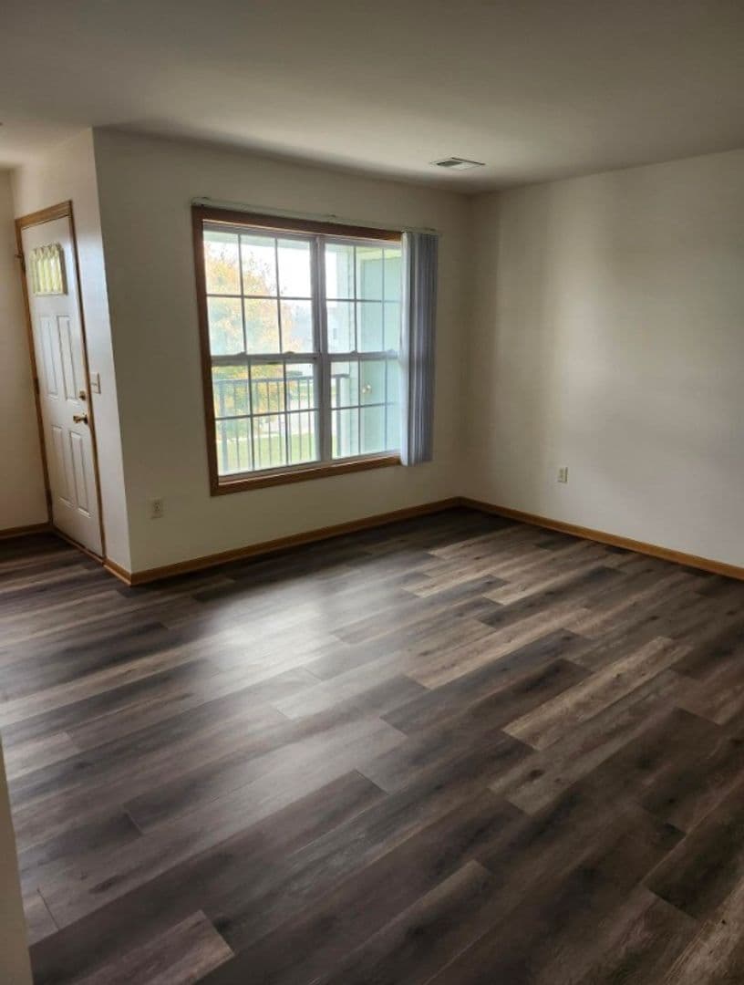 Kenosha Apartment: 4616 52nd Avenue