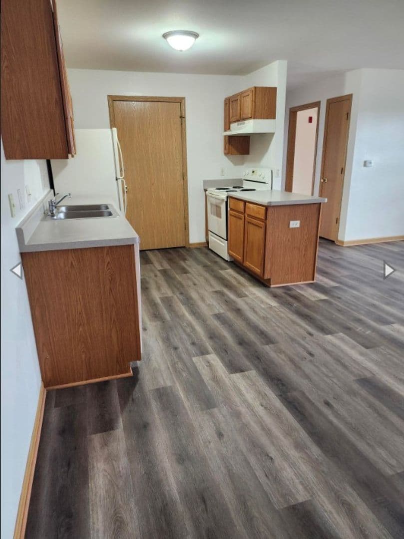 Kenosha Apartment: 4616 52nd Avenue