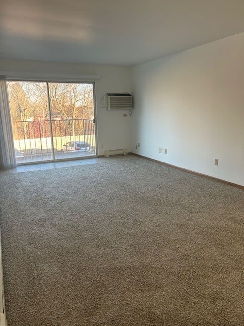Kenosha Apartment: 1643-1719 15th Avenue