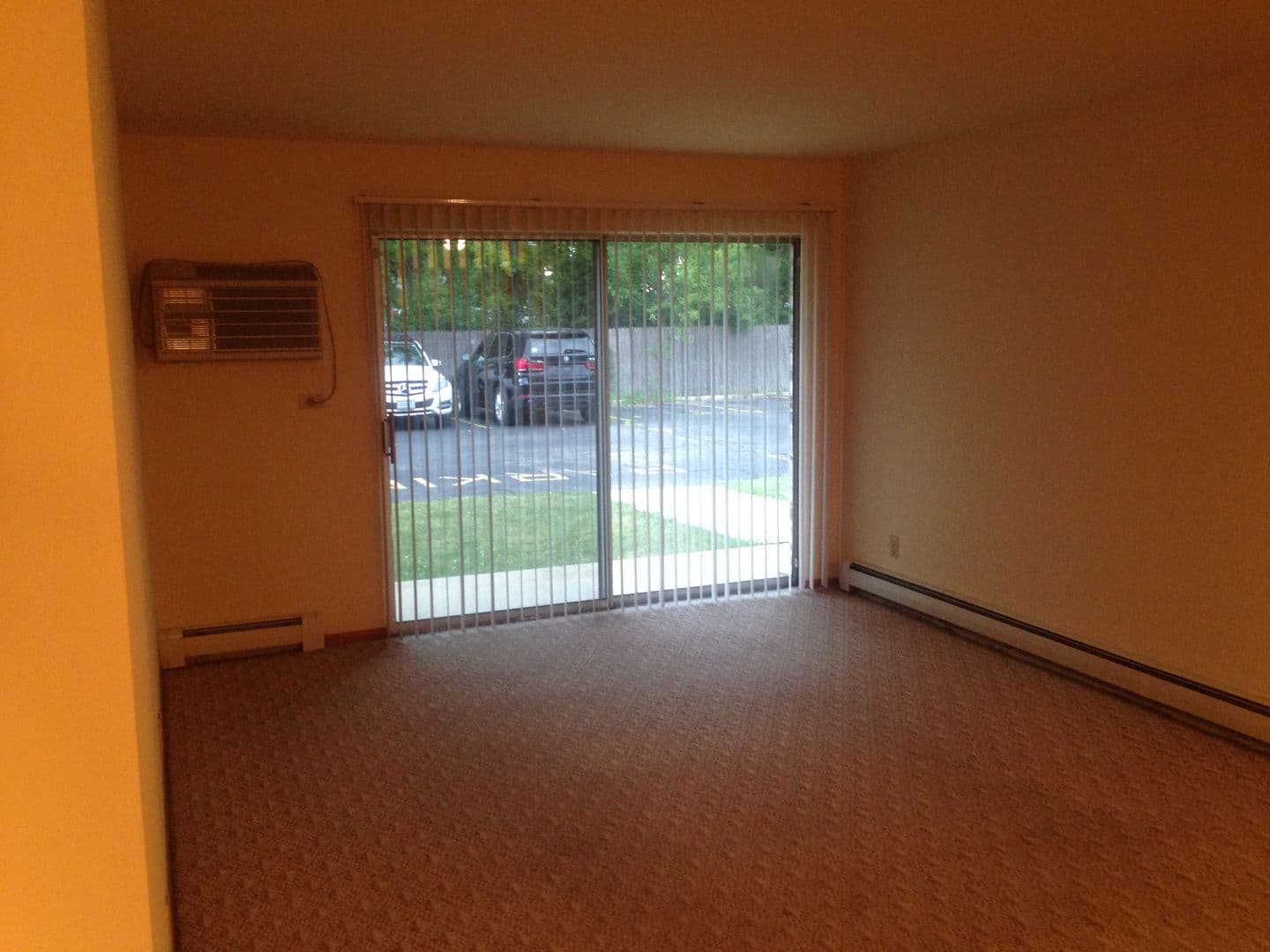 Kenosha Apartment: 1643-1719 15th Avenue