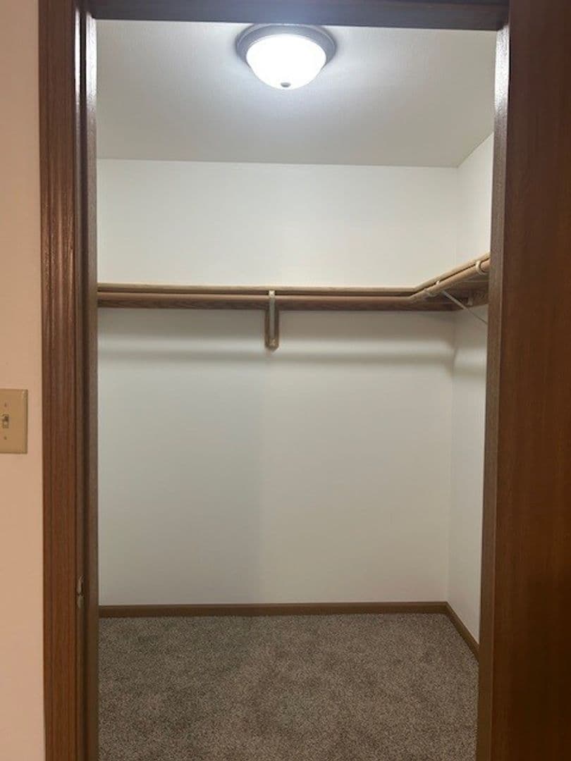 Kenosha Apartment: 1406-1410 91st Street & 9022-9026 Sheridan Road