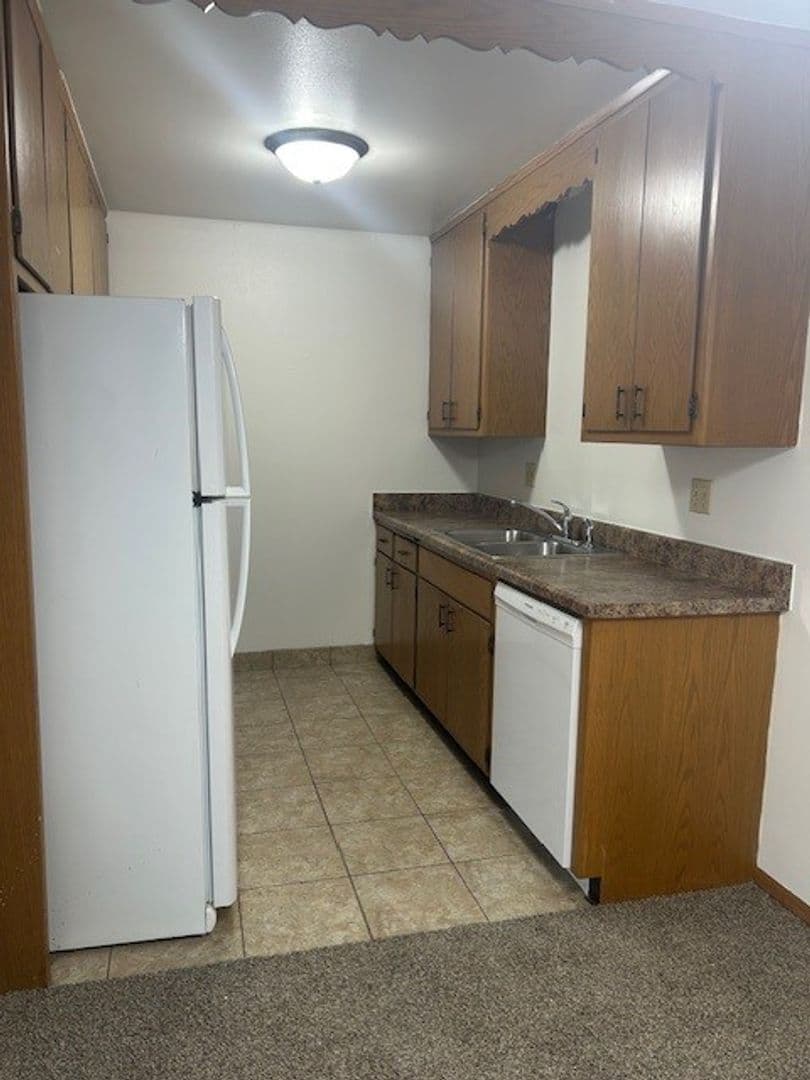Kenosha Apartment: 1643-1719 15th Avenue