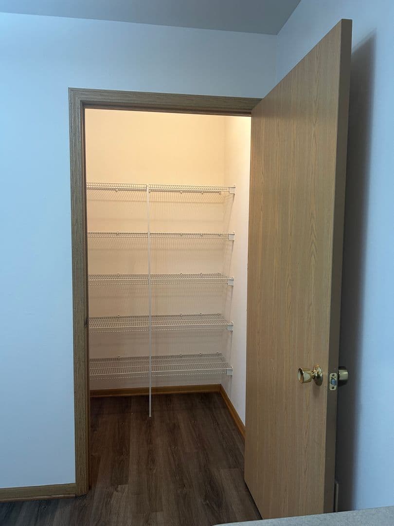 Kenosha Apartment: 4616 52nd Avenue