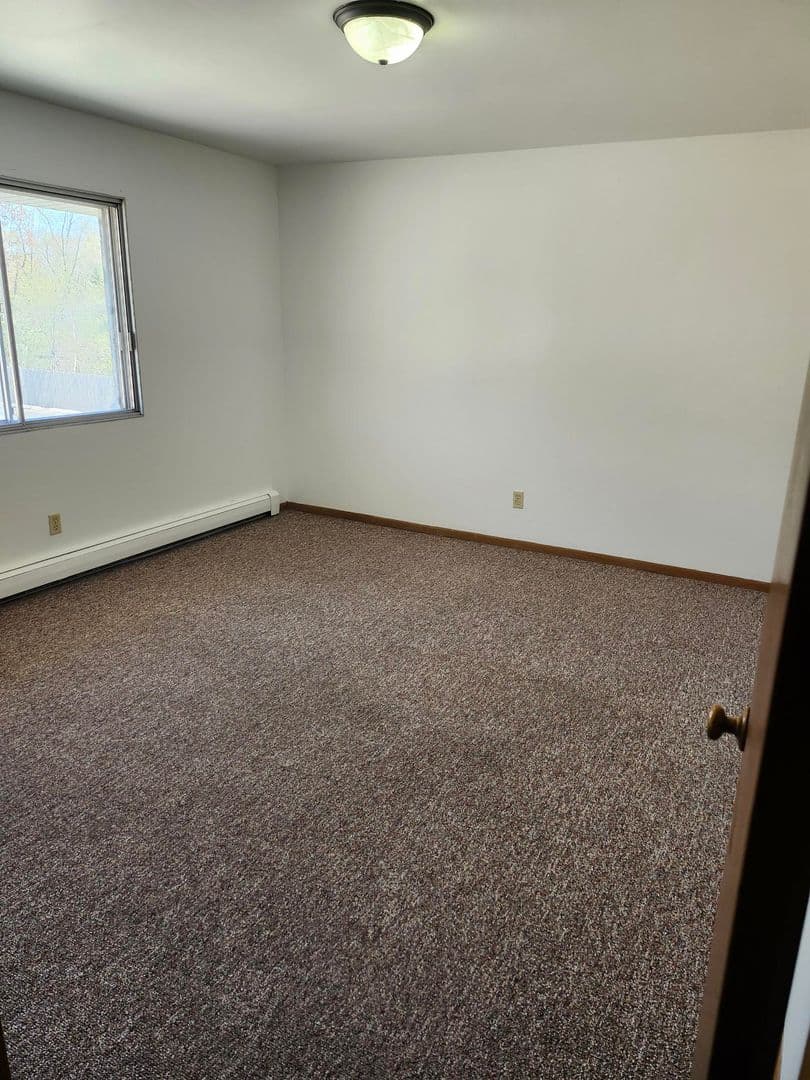 Kenosha Apartment: 1643-1719 15th Avenue