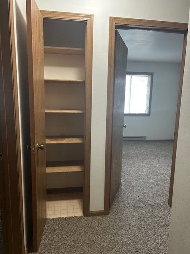 Kenosha Apartment: 1406-1410 91st Street & 9022-9026 Sheridan Road
