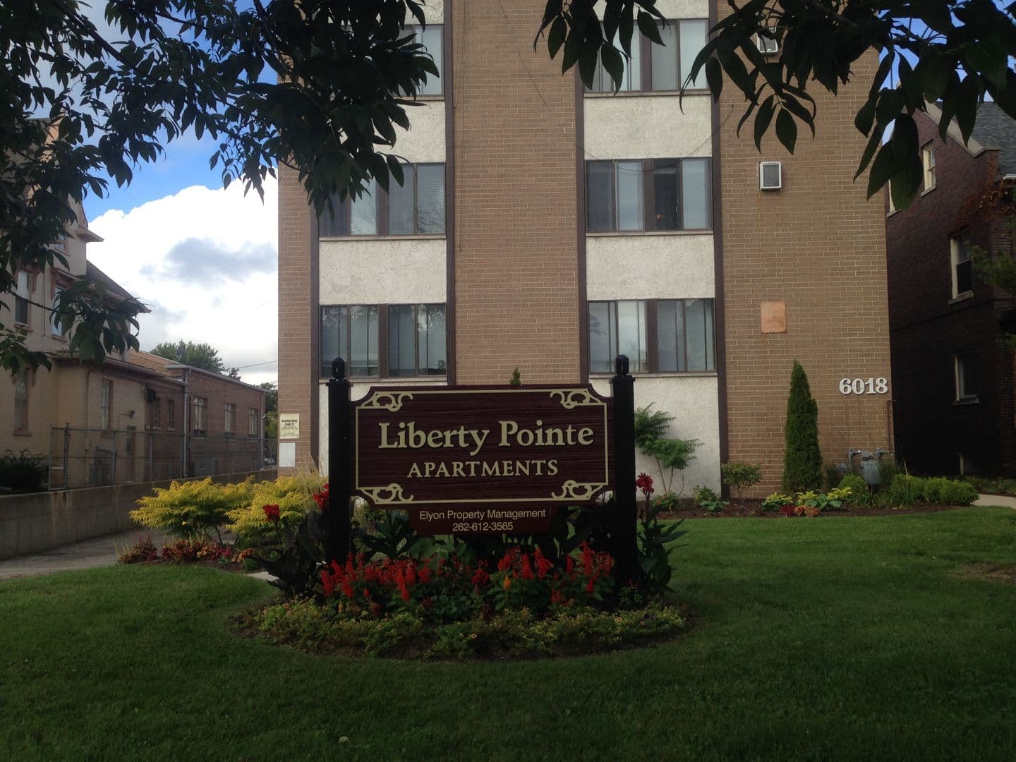 Kenosha Apartment: 6018 8th Avenue