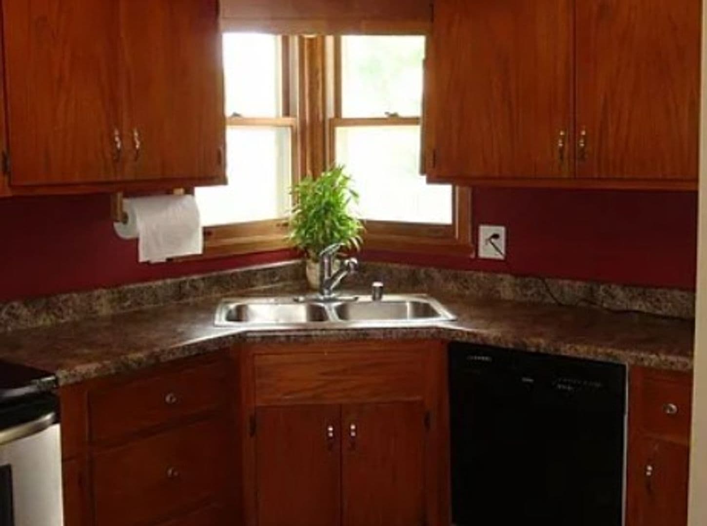 Kenosha House: 6809 60th Avenue