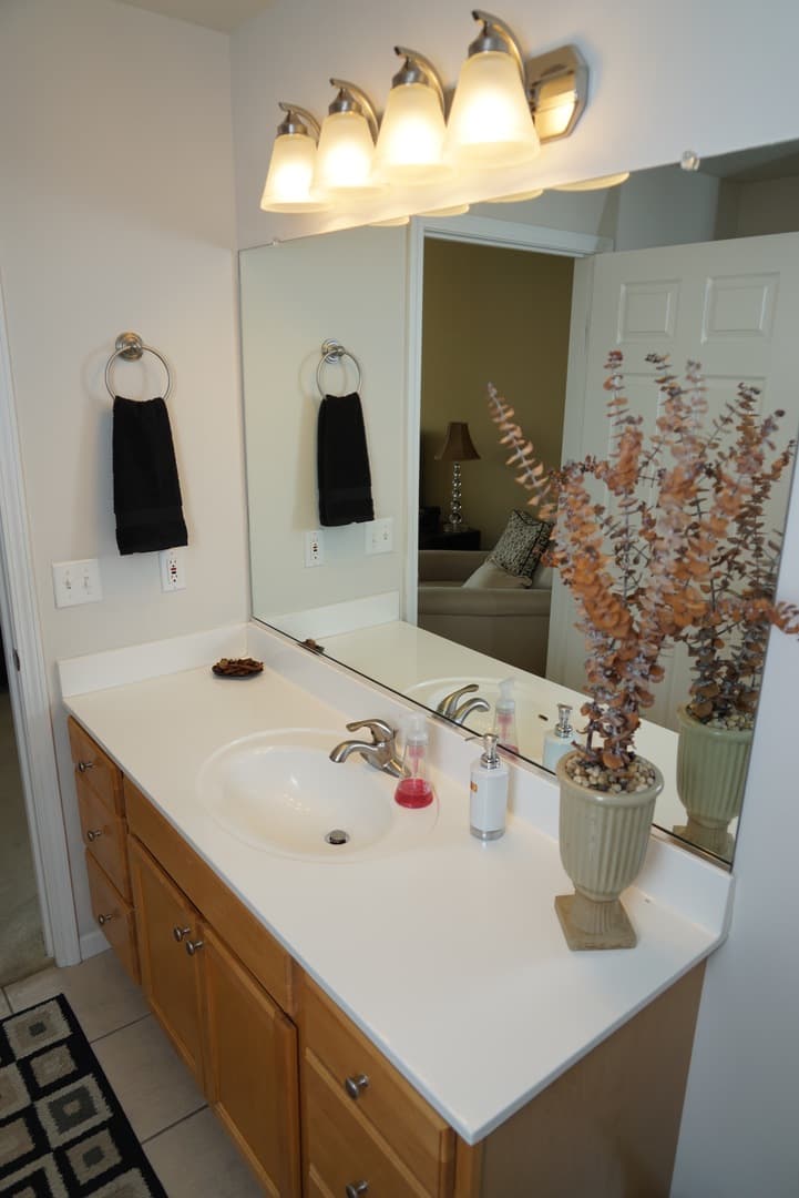 Highland Apartment: 2219 Teakwood Circle