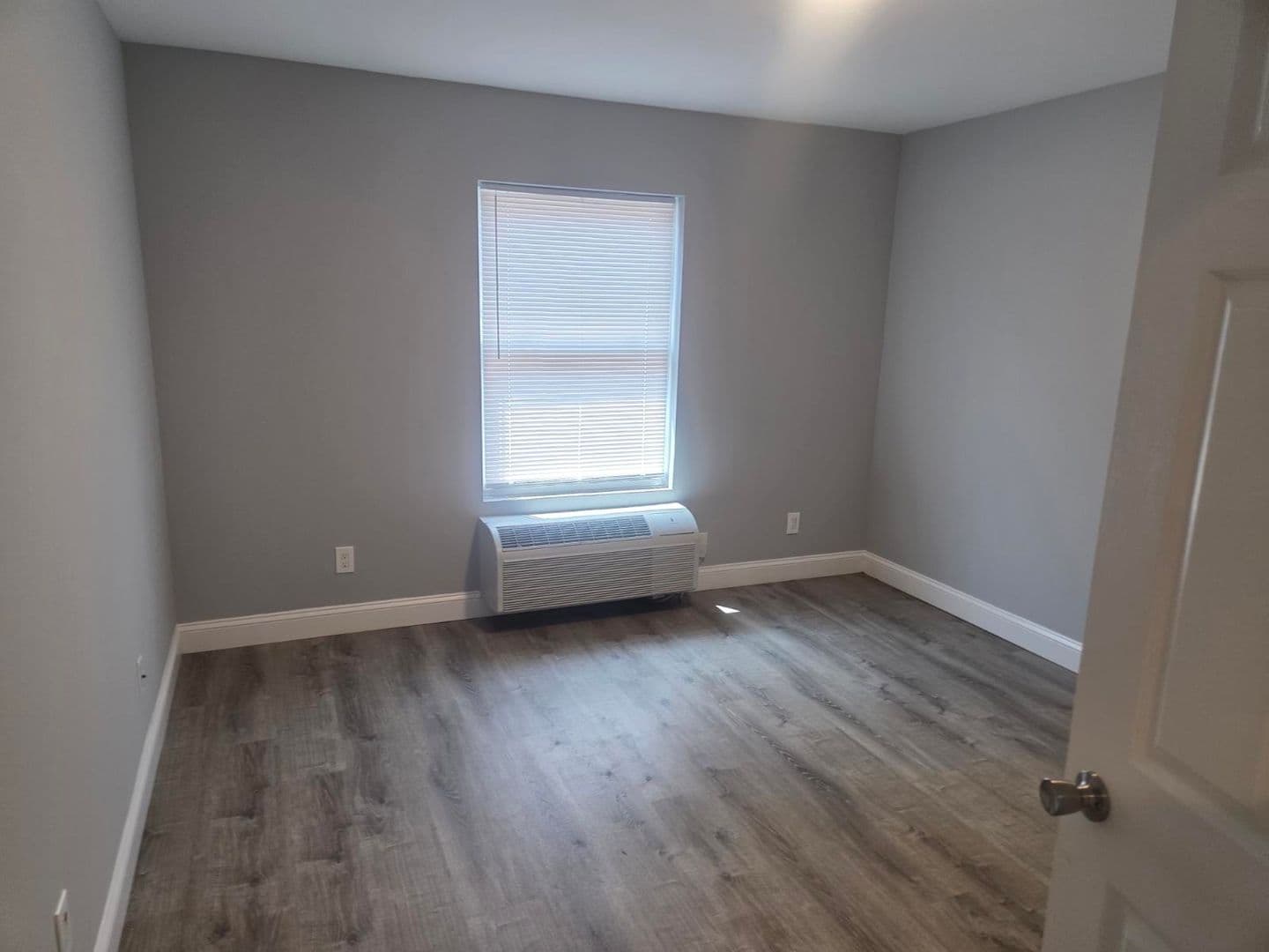 Norwalk Apartment: 87 Lexington Ave