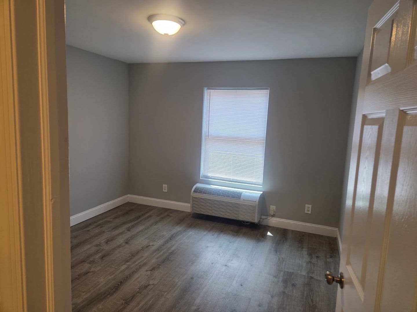 Norwalk Apartment: 87 Lexington Ave