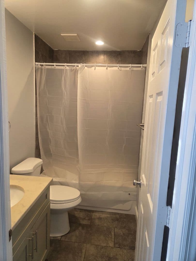 Norwalk Apartment: 87 Lexington Ave