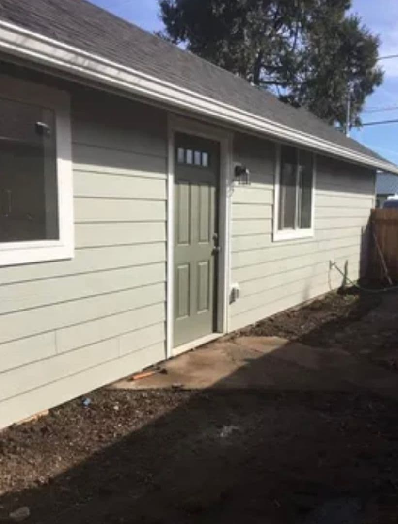 Lebanon Apartment: 725 Russell Dr