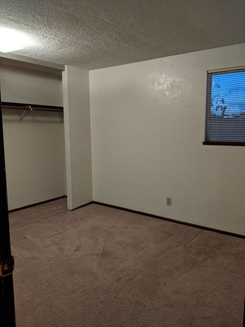 Eugene Apartment: 4001 Potter Street