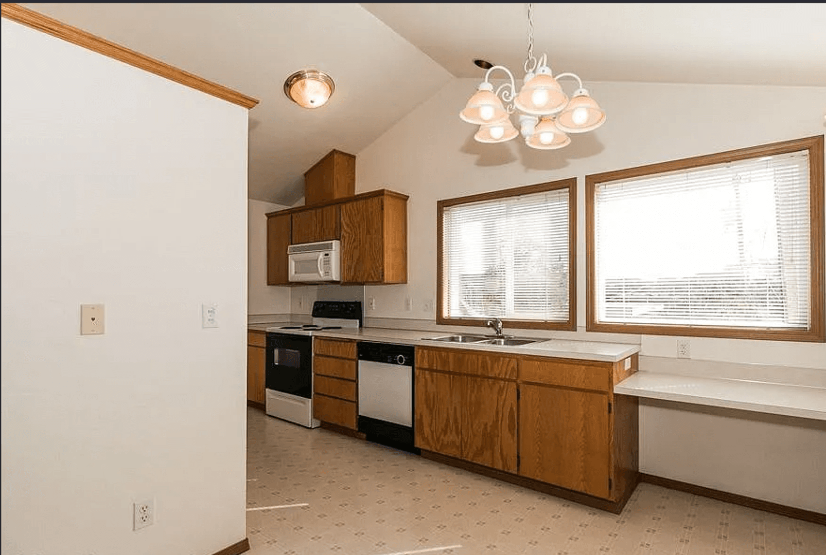 Eugene Apartment: 2360-2366 Willamette St.
