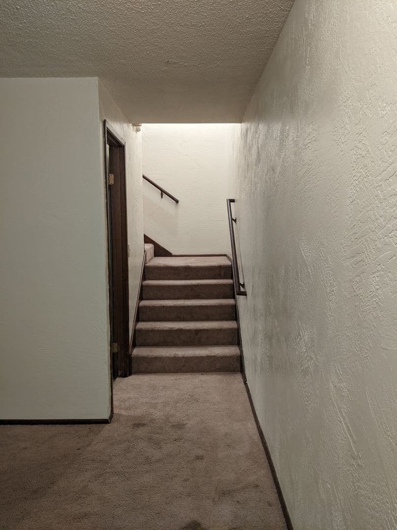 Eugene Apartment: 4001 Potter Street