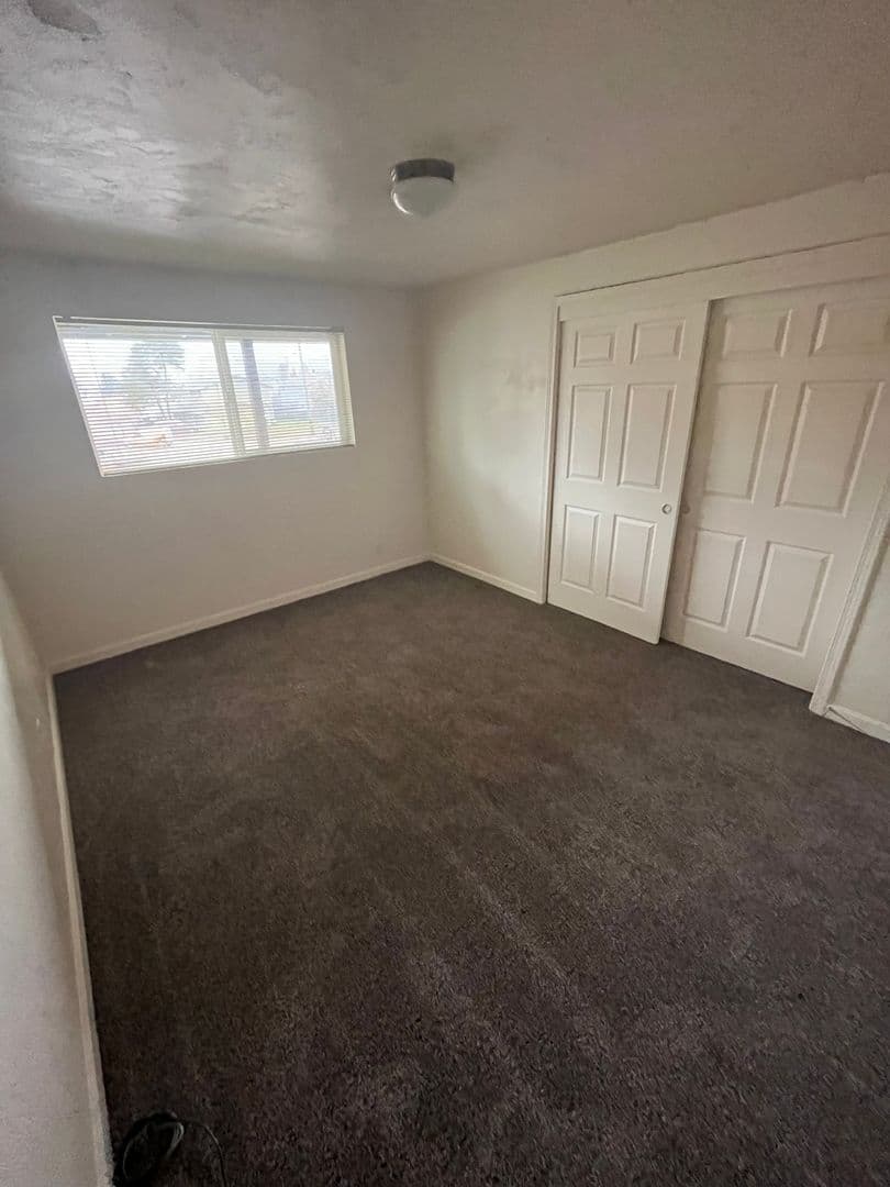 Springfield Apartment: 520 S. 42nd