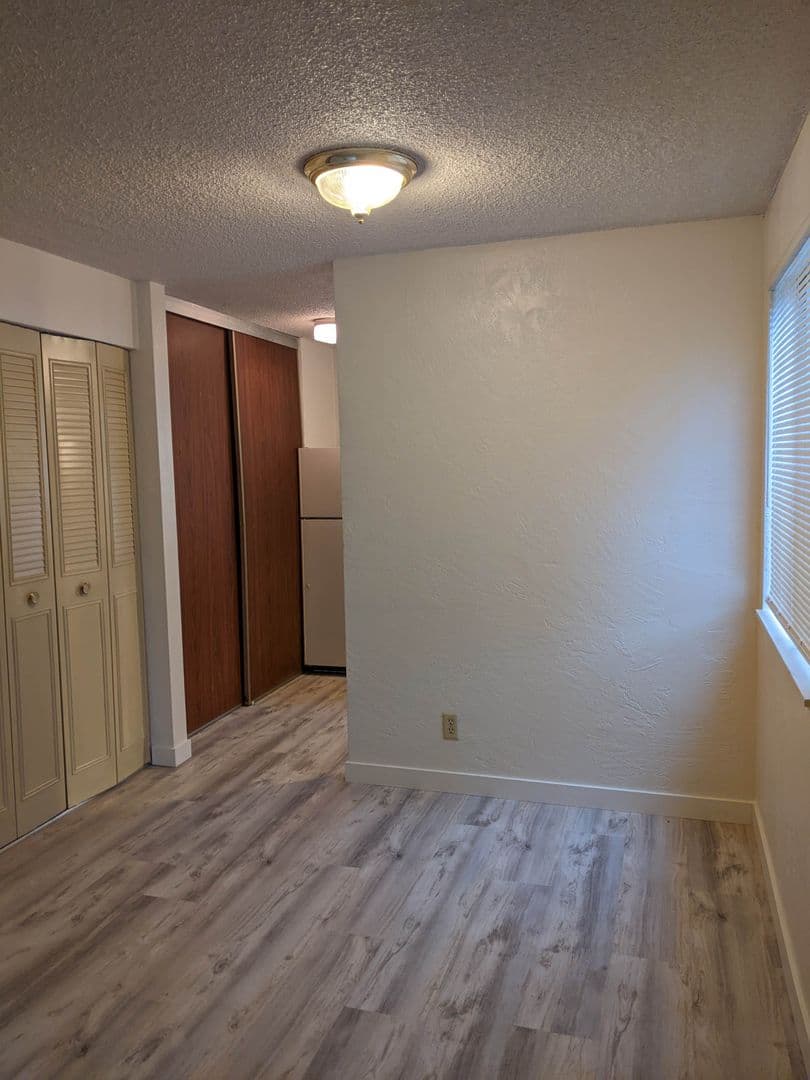 Eugene Apartment: 4001 Potter Street