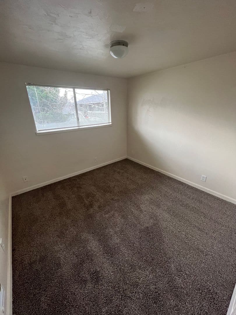 Springfield Apartment: 520 S. 42nd