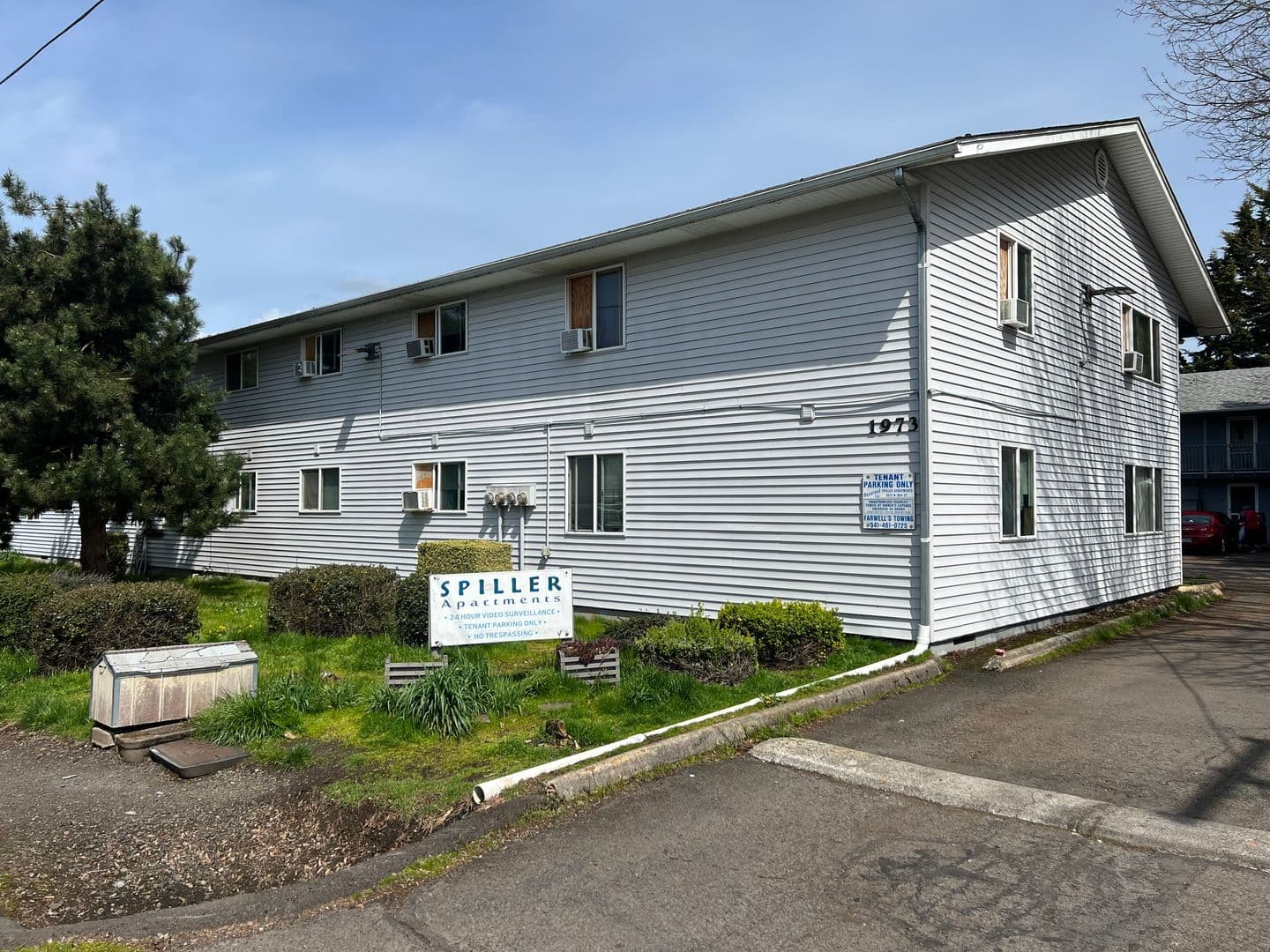 Springfield Apartment: 1973 18th Street