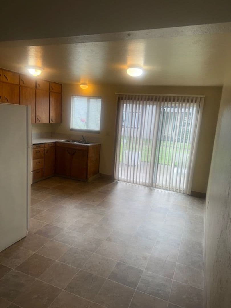 Eugene Apartment: 10-68A N Grand St