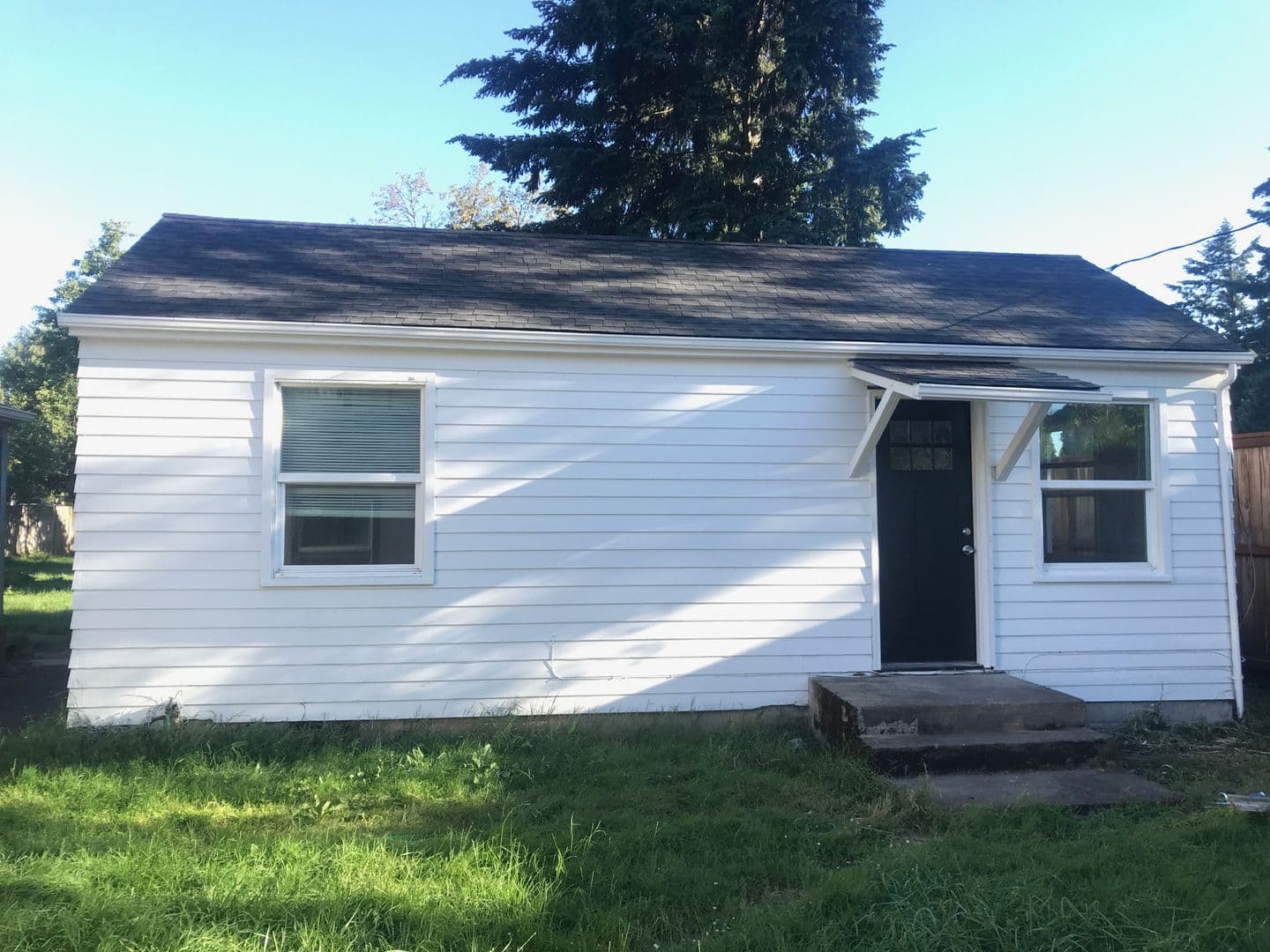 Eugene Apartment: 330 Howard Ave.