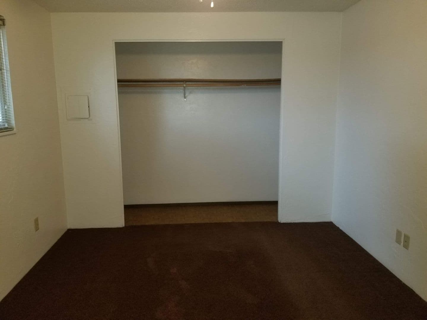 Eugene Apartment: 2090 Roosevelt Blvd.