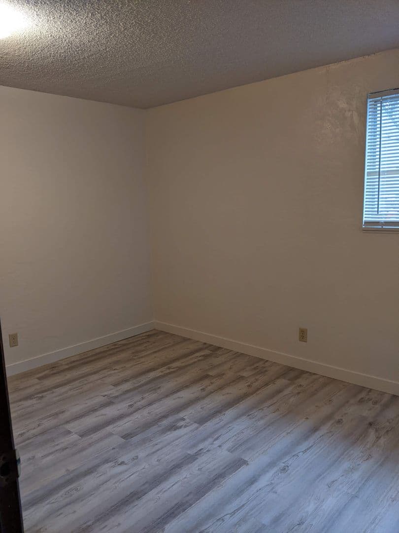 Eugene Apartment: 4001 Potter Street