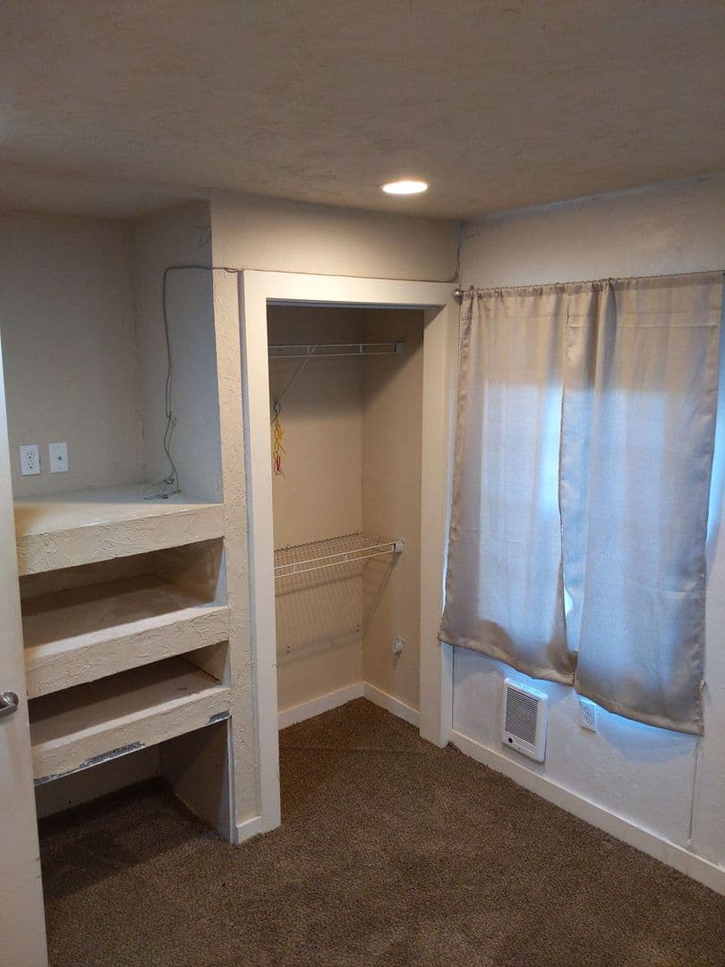 Harrisburg Apartment: 23475 Hwy 99 E