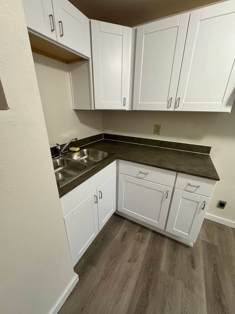 Eugene Apartment: 1548-1556 Mill Street