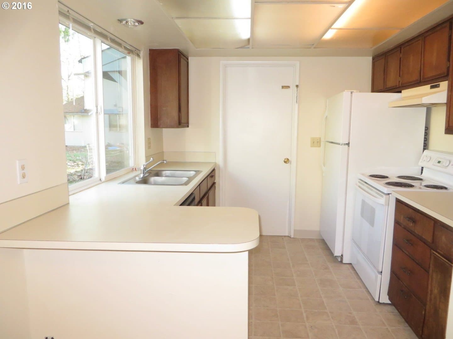 Springfield Apartment: 270 54th #K/L